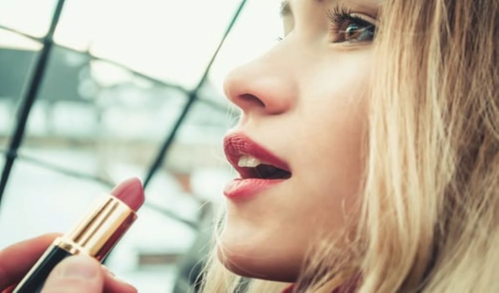 The Meaning of Colors: Best First Date LIPSTICK Shade